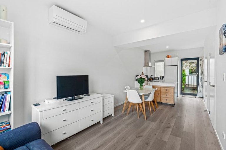 Photo of property in 5/122 Pooks Road, Ranui, Auckland, 0612