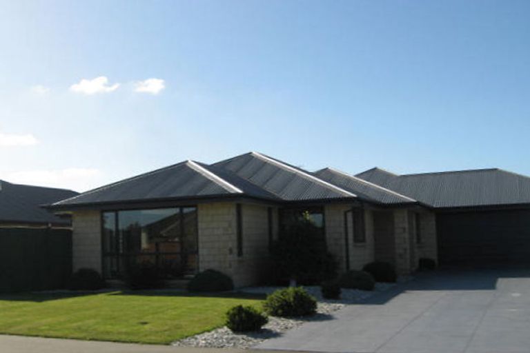 Photo of property in 10 Rochester Crescent, Rolleston, 7614