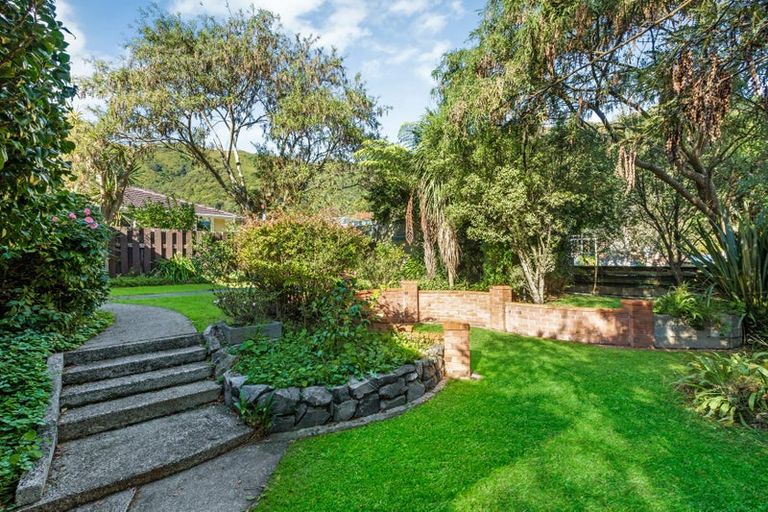 Photo of property in 2 Cleary Street, Waterloo, Lower Hutt, 5011