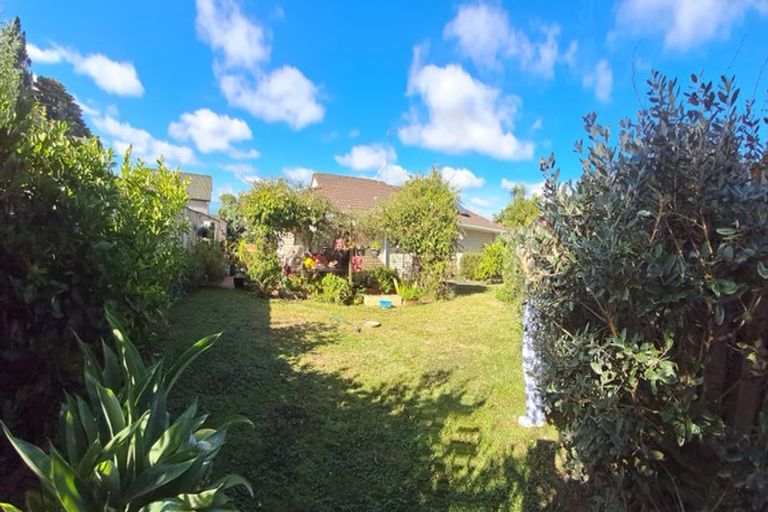 Photo of property in 1/7 Dalkeith Place, Opaheke, Papakura, 2113