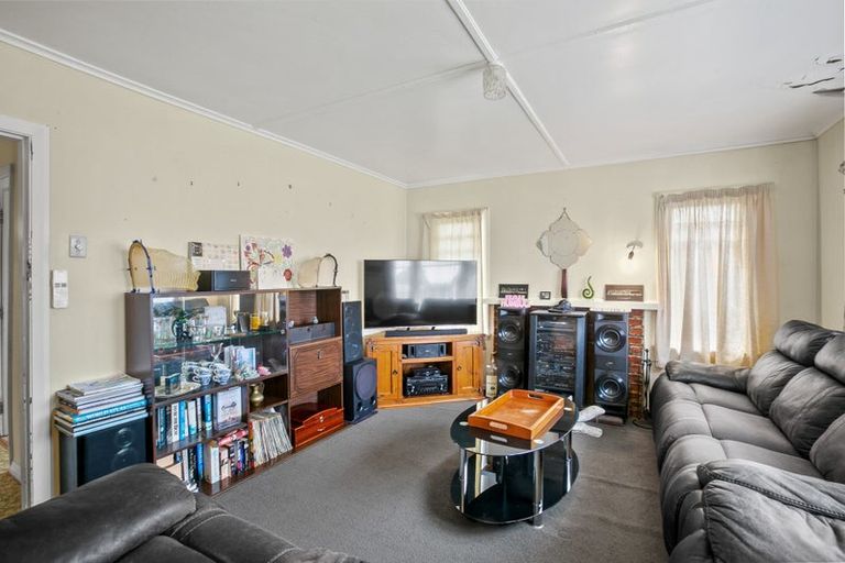 Photo of property in 155 Seaview Road, Westown, New Plymouth, 4310