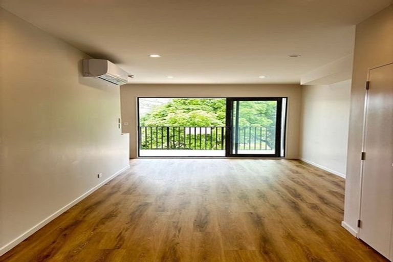 Photo of property in 8/1 Kaponga Crescent, New Lynn, Auckland, 0600