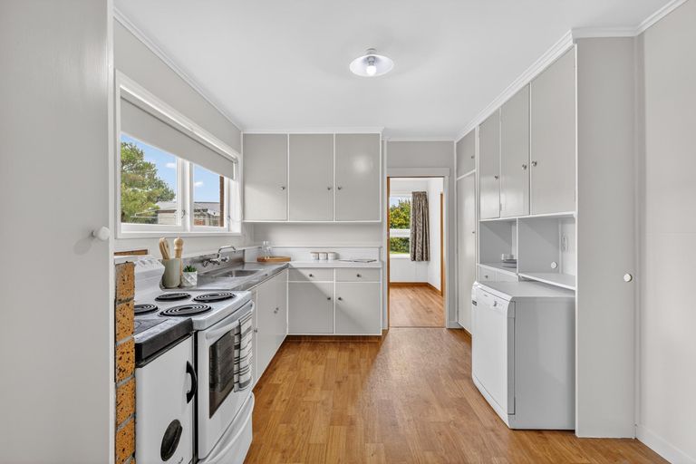 Photo of property in 2 Fairview Street, Tirau, 3410