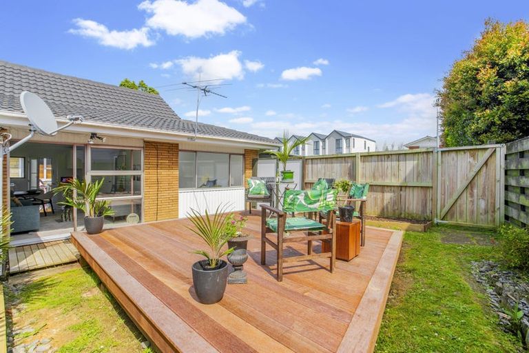 Photo of property in 1/21 Wanaka Place, Pakuranga Heights, Auckland, 2010