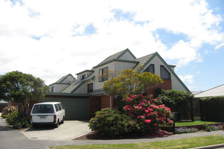 Photo of property in 4 Parkwood Place, Parklands, Christchurch, 8083