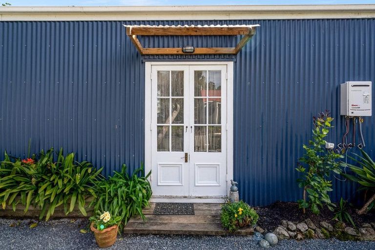 Photo of property in 6 Domain Road, Onerahi, Whangarei, 0110