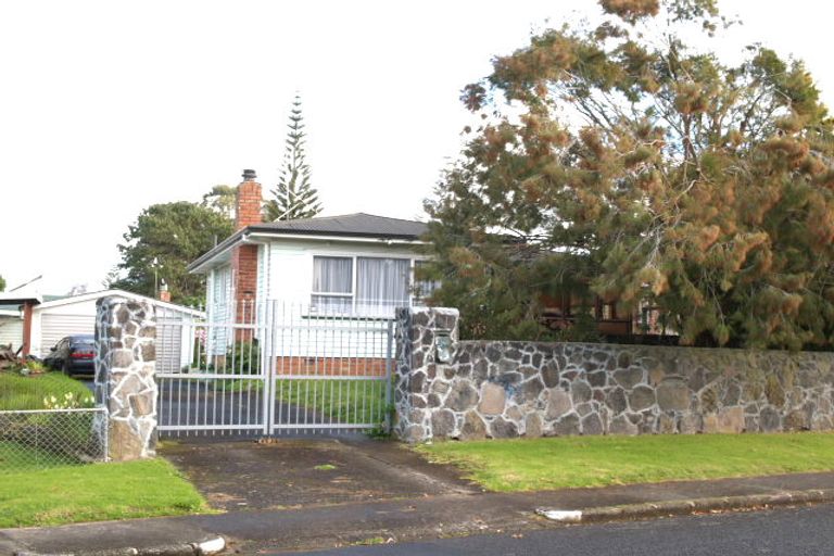 Photo of property in 38 Hallberry Road, Mangere East, Auckland, 2024
