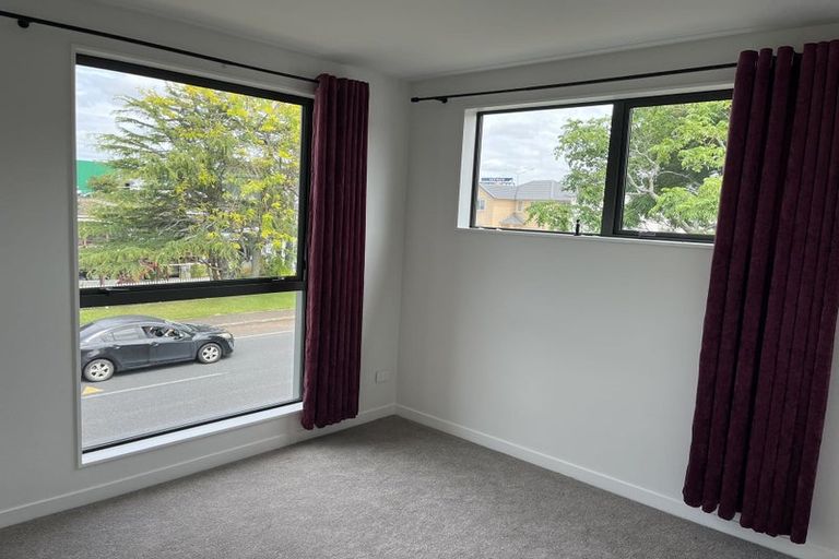 Photo of property in 26a Oreil Avenue, West Harbour, 0618
