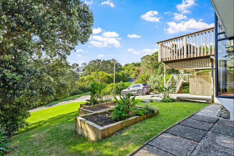 Photo of property in 61 Grand View Road, Leigh, 0985