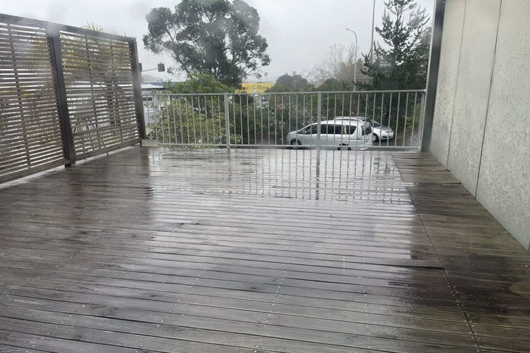 Photo of property in 6/222 Albany Highway, Schnapper Rock, Auckland, 0632