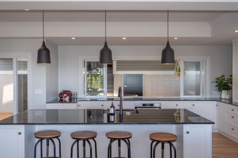 Photo of property in 5 Christine Drive, Coopers Beach, 0420