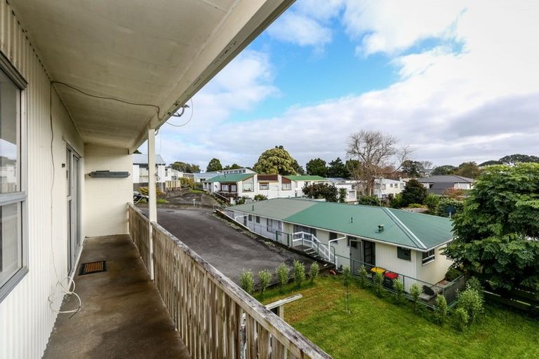 Photo of property in 6 Davies Lane, New Plymouth, 4310