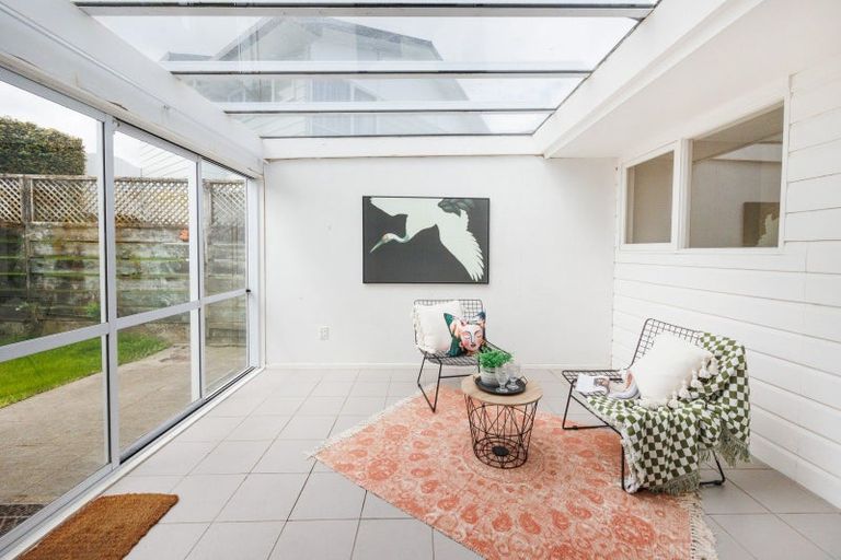 Photo of property in 17 Chilton Grove, Hokowhitu, Palmerston North, 4410