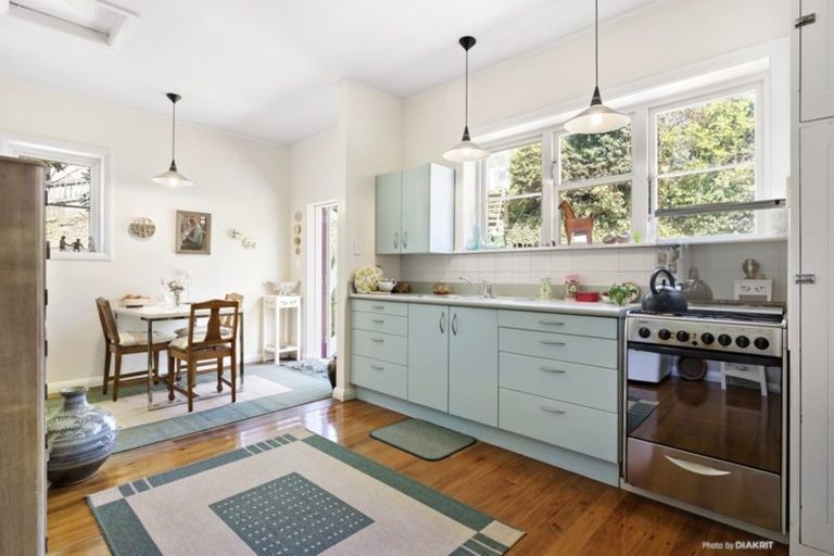 Photo of property in 9 Kaihuia Terrace, Northland, Wellington, 6012