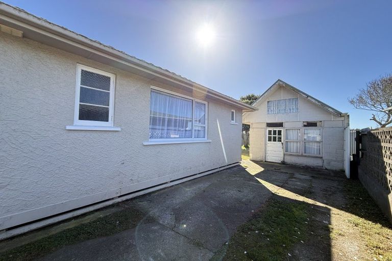 Photo of property in 25 Battiscombe Terrace, Waitara, 4320