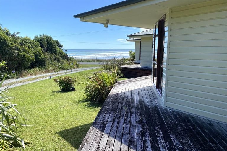Photo of property in 4 Golden Sands Road, Barrytown, Runanga, 7873