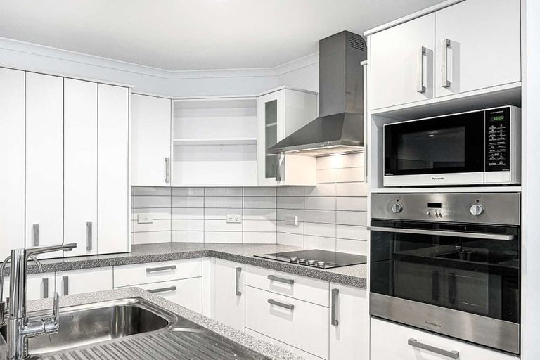 Photo of property in Henry Russell Estate, 8/36 Belgrove Drive, Waipukurau, 4200