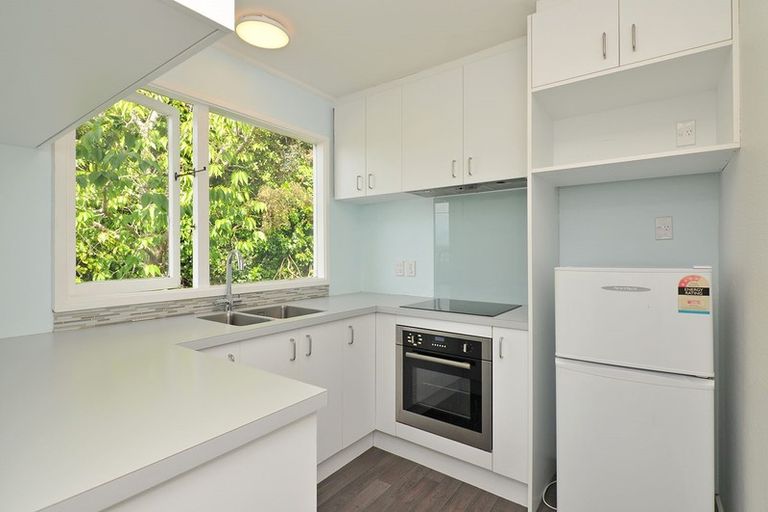 Photo of property in 76b Collier Avenue, Karori, Wellington, 6012