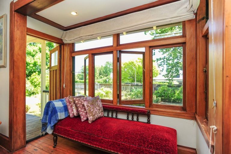 Photo of property in 35 Iona Road, Havelock North, 4130