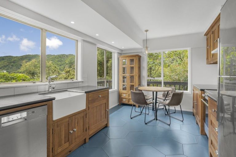 Photo of property in 55 Waitohu Road, York Bay, Lower Hutt, 5013