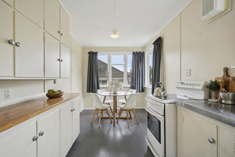 Photo of property in 83 Taylor Terrace, Tawa, Wellington, 5028