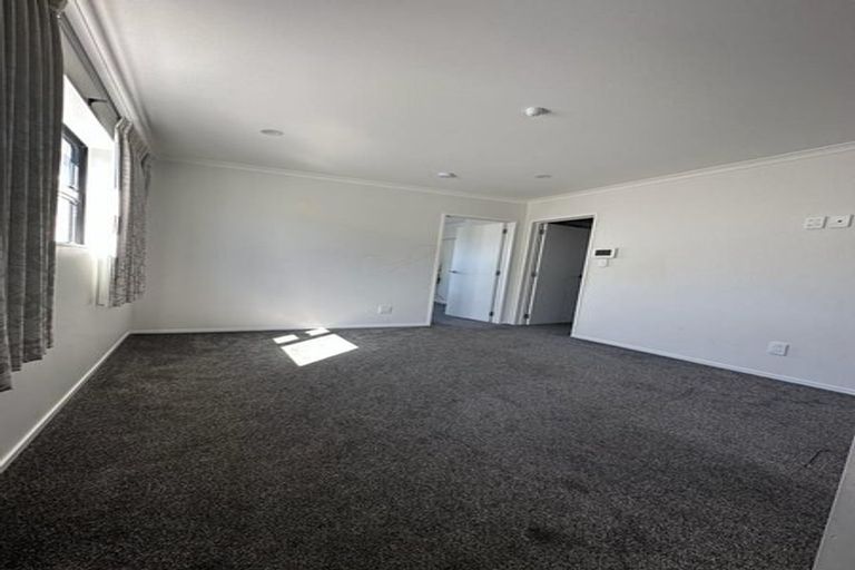 Photo of property in 47 Buckingham Crescent, Papatoetoe, Auckland, 2025