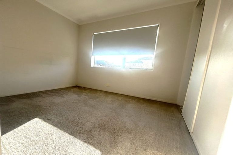 Photo of property in 24 Ashmere Lane, Weymouth, Auckland, 2103