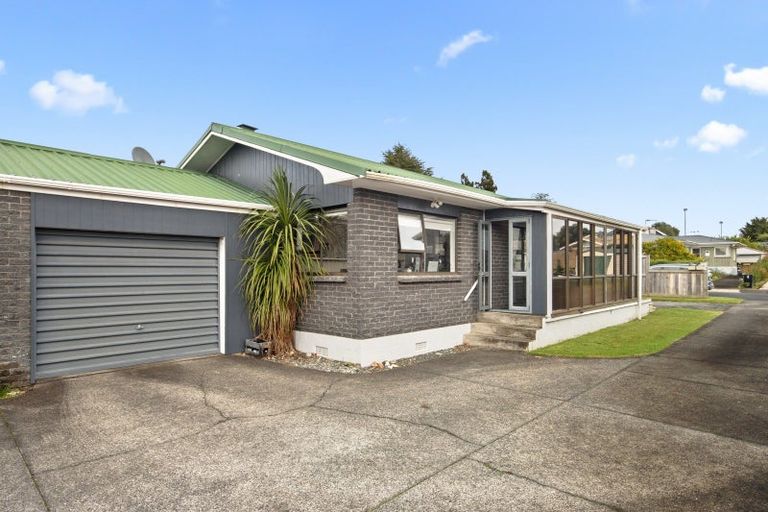 Photo of property in 12a Landscape Road, Pukekohe, 2120