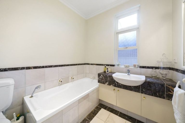 Photo of property in 303 The Parade, Island Bay, Wellington, 6023