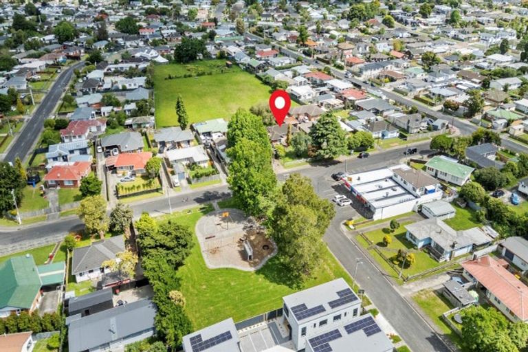 Photo of property in 12 Cross Street, Papakura, 2110
