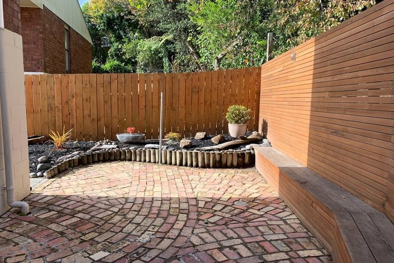 Photo of property in 1/18 Glenwood Avenue, Birkenhead, Auckland, 0626