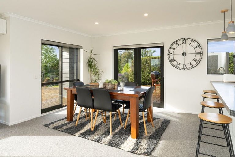 Photo of property in 67 Albert Road, Tokomaru, Palmerston North, 4474
