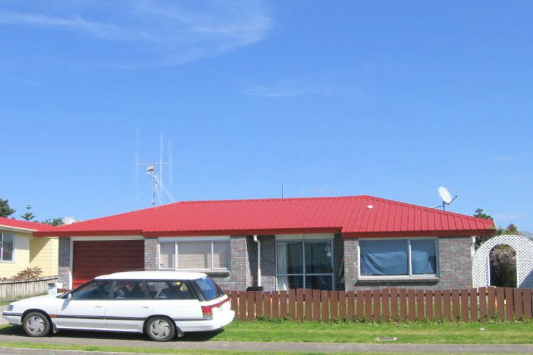Photo of property in 1/1 Mardi Place, Mount Maunganui, 3116
