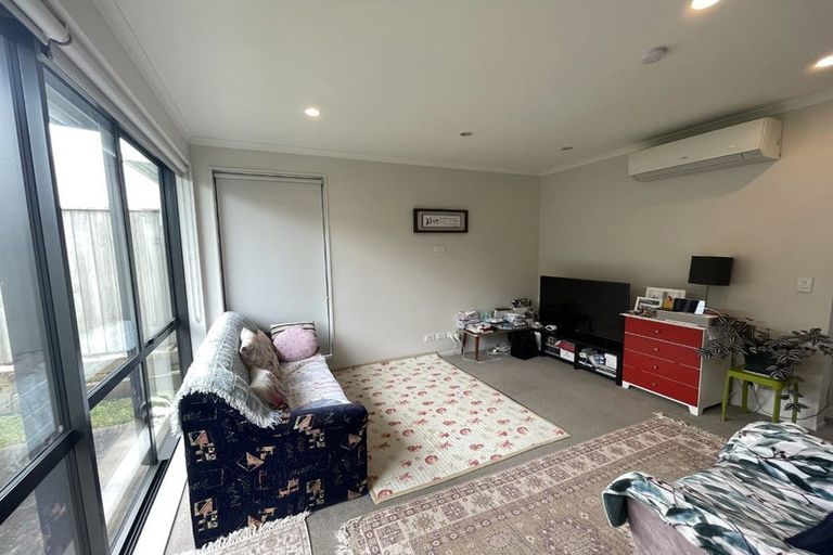 Photo of property in 9 Costa Viva Crescent, Karaka, Papakura, 2113
