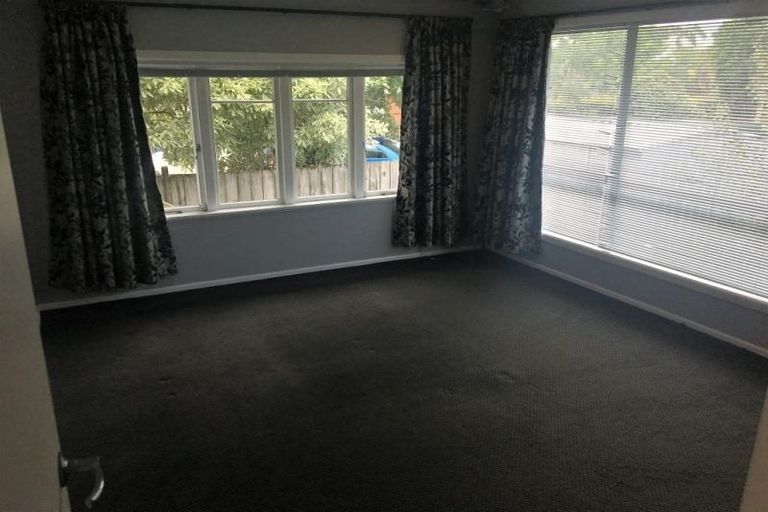 Photo of property in 6 Crompton Road, Massey, Auckland, 0614