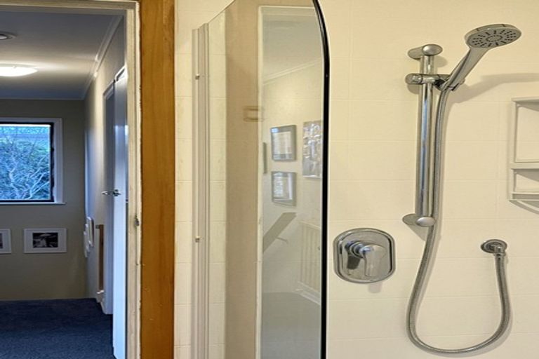 Photo of property in 48 Collier Avenue, Karori, Wellington, 6012