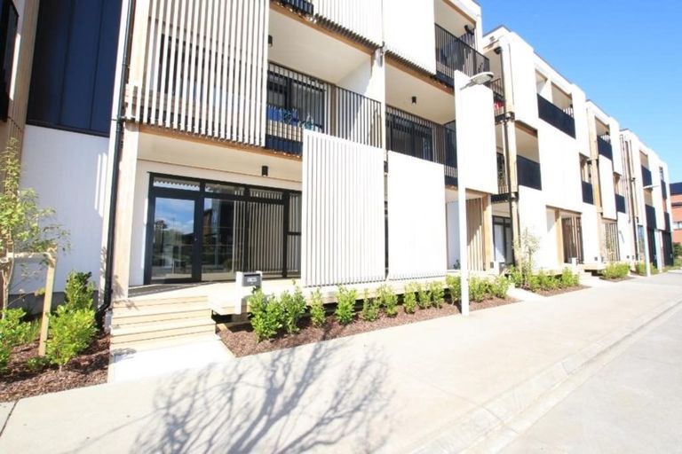 Photo of property in 1/167 Hobsonville Point Road, Hobsonville, Auckland, 0616