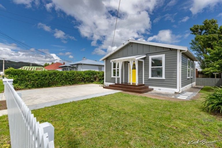 Photo of property in 50 York Street, Moera, Lower Hutt, 5010