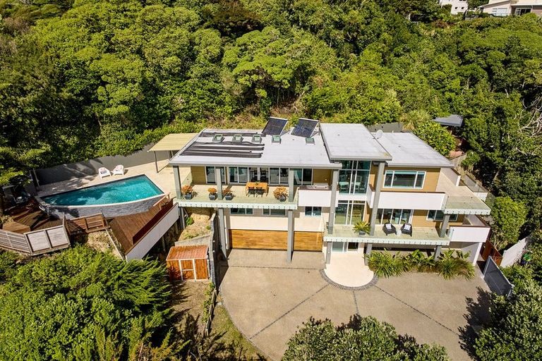 Photo of property in 300b Paremata Road, Whitby, Porirua, 5381