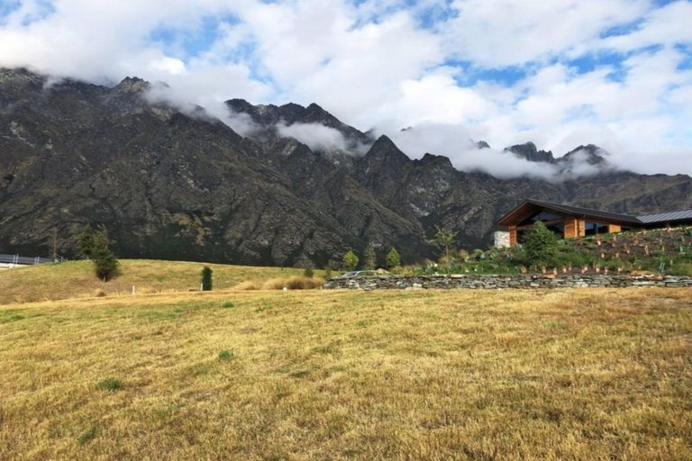 Photo of property in 11 Double Cone Road, Jacks Point, Queenstown, 9371