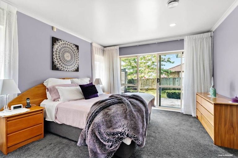 Photo of property in 19 Newinn Crescent, East Tamaki Heights, Auckland, 2016