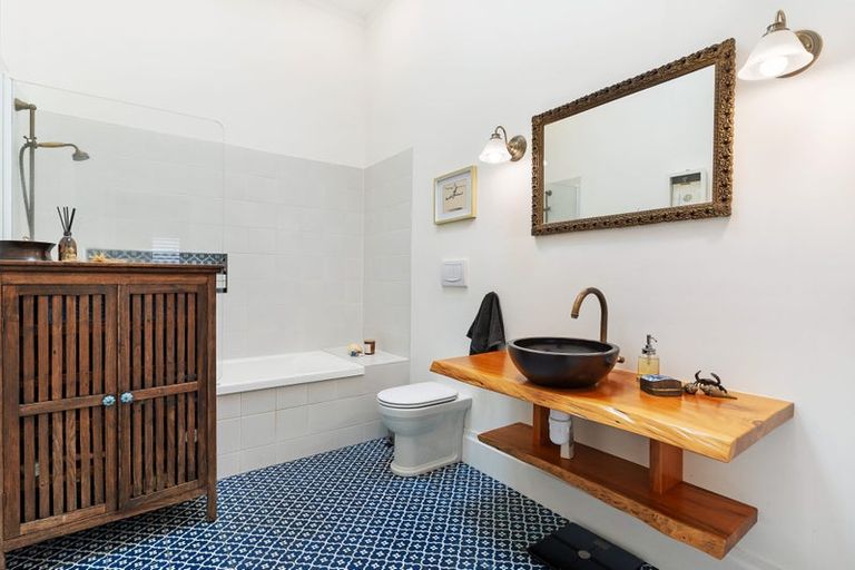Photo of property in 38 Church Street, Devonport, Auckland, 0624