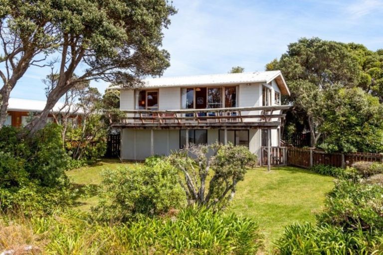 Photo of property in 110 Pipi Road, Whangamata, 3620