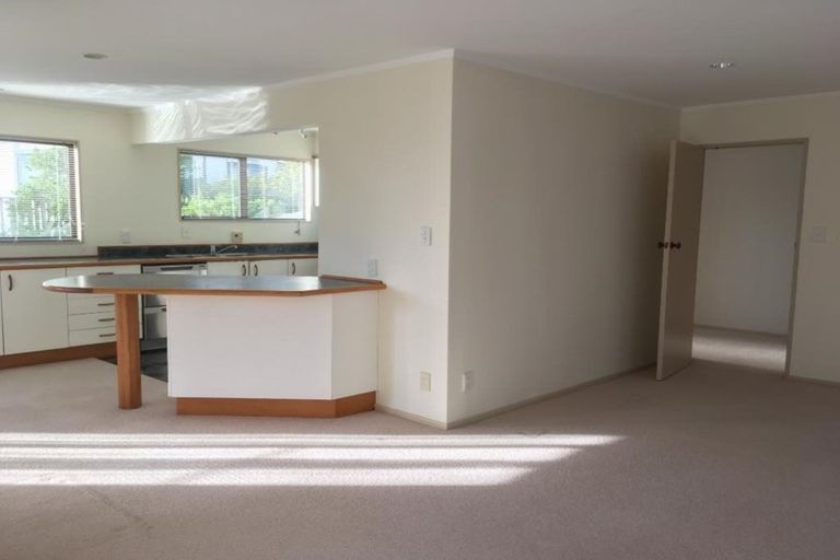Photo of property in 5 Alister Way, Churton Park, Wellington, 6037