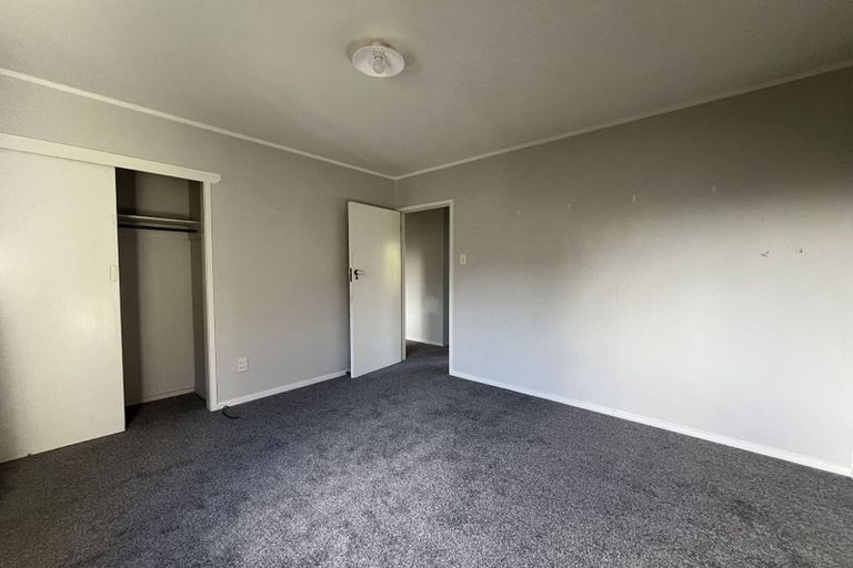 Photo of property in 50 Colwill Road, Massey, Auckland, 0614