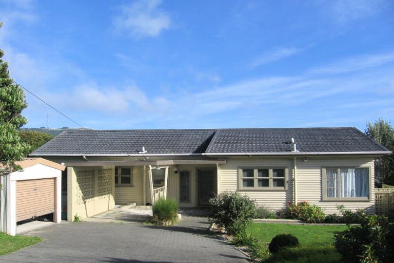 Photo of property in 32 Chesterton Street, Johnsonville, Wellington, 6037