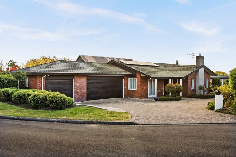 Photo of property in 1 Te Puna Place, Havelock North, 4130