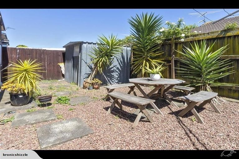 Photo of property in 3/320 Pakuranga Road, Pakuranga Heights, Auckland, 2010