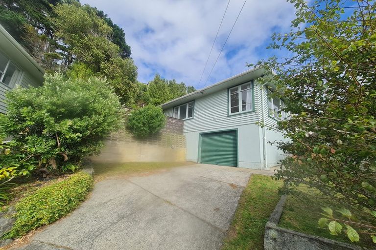 Photo of property in 28 Arapiko Street, Johnsonville, Wellington, 6037