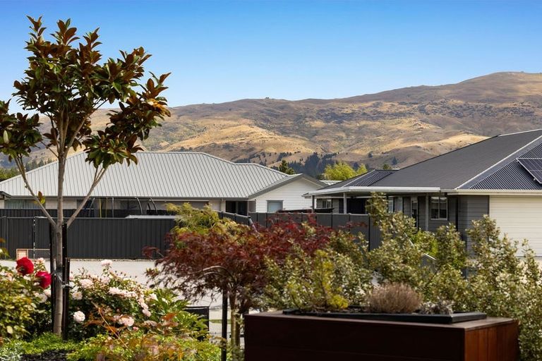 Photo of property in 1 Guano Crescent, Cromwell, 9310
